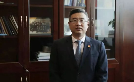  光大银行中层架构持续优化，光大理财副总调回总行私人银行部；子公司规模稳步攀升，科技金融布局加速落地。 股票财经 光大银行中层架构持续优化，光大理财副总调回总行私人银行部；子公司规模稳步攀升，科技金融布局加速落地。 股票财经