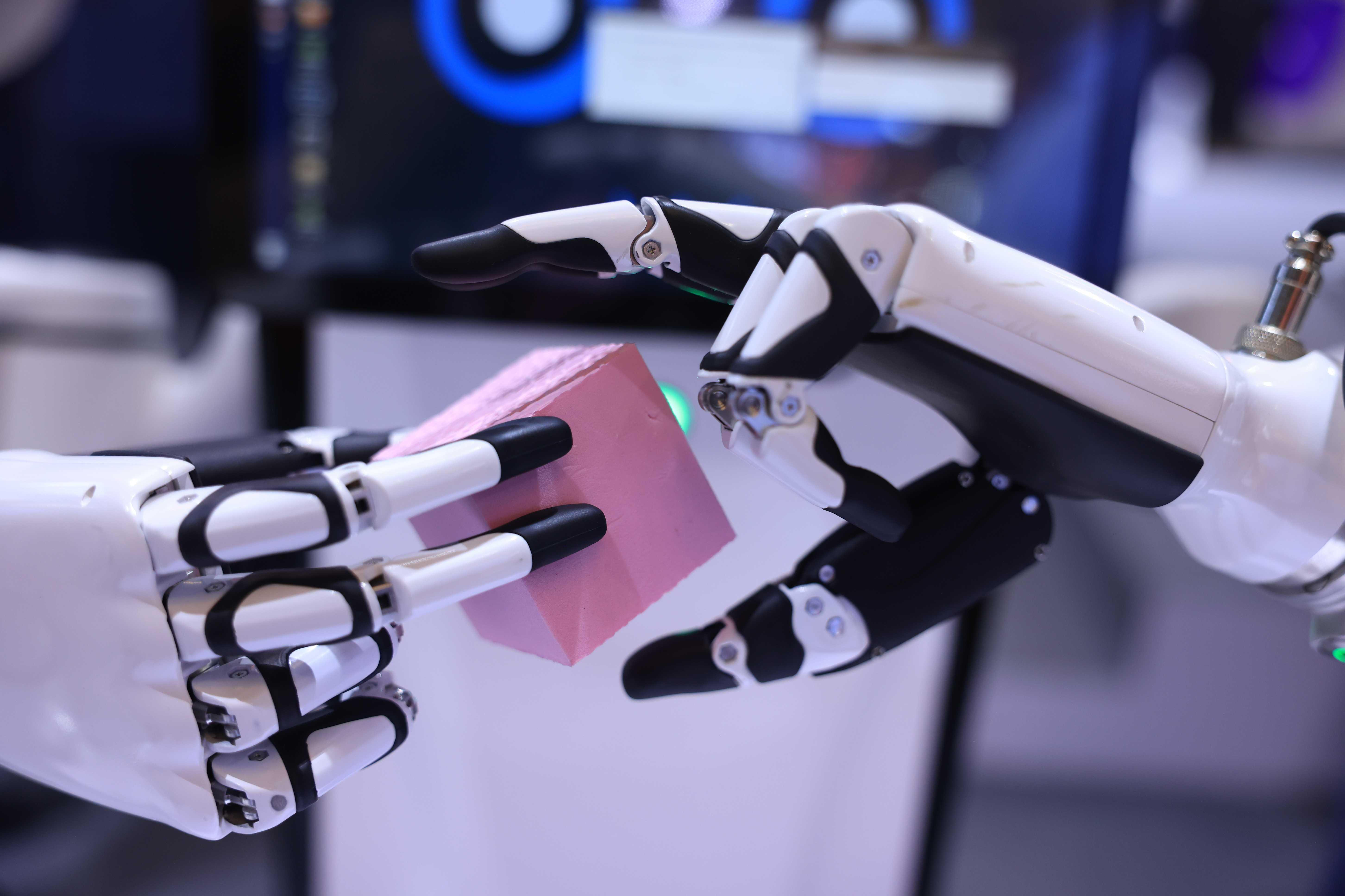  【深度拆解】港股科技板块估值扩张底层逻辑：三大投资主线与DeepSeek-V4催化效应 股票财经