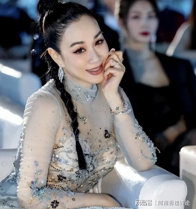  55岁钟丽缇被骂上热搜：女人这一生，到底要经历多少才能真正做自己？ 情感心理