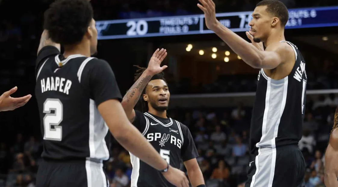  【深度复盘】当时代浪潮碾过流量球队：2025NBA争冠格局的技术解构与数据推演 体育新闻