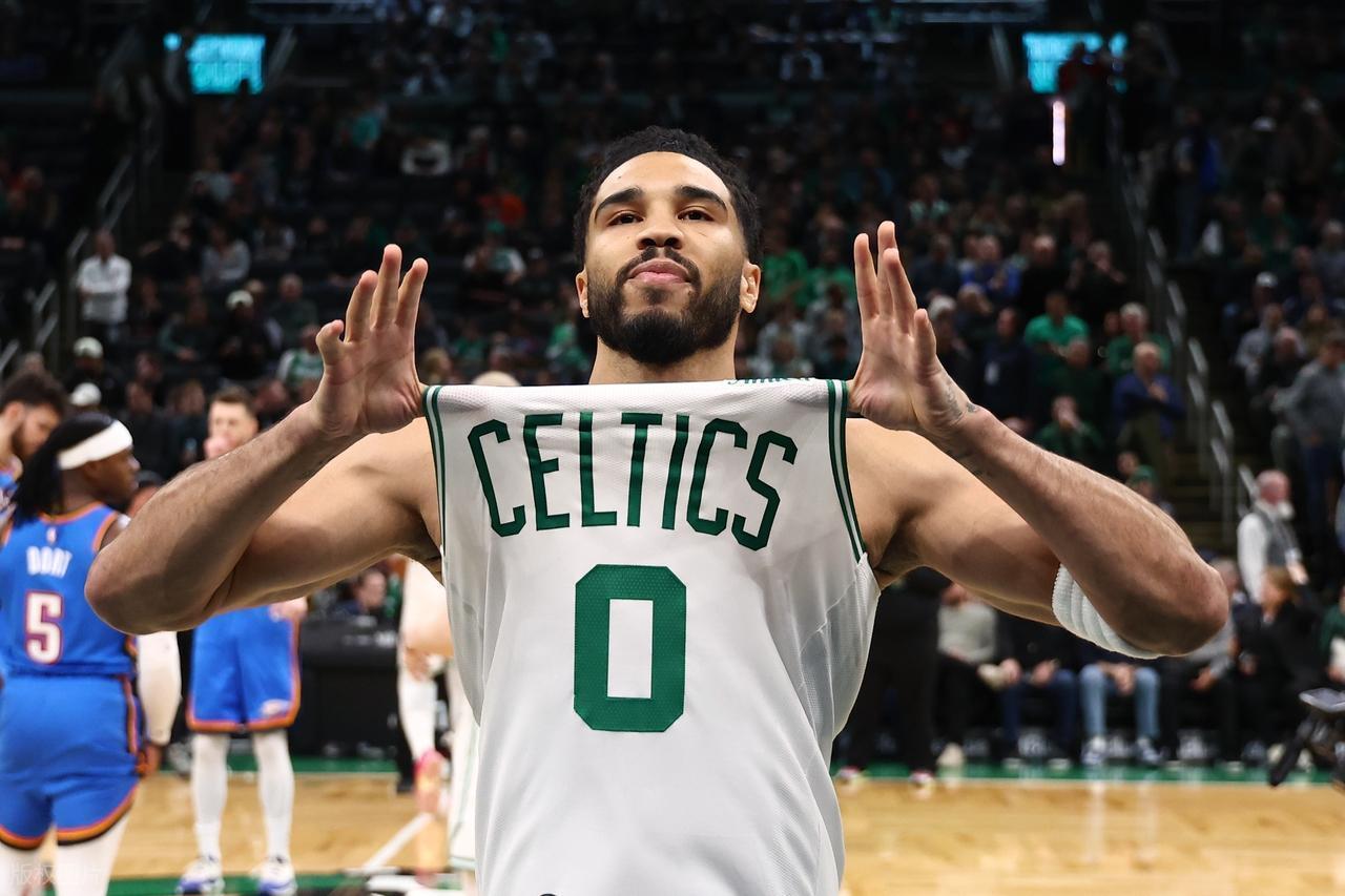  【深度复盘】当时代浪潮碾过流量球队：2025NBA争冠格局的技术解构与数据推演 体育新闻