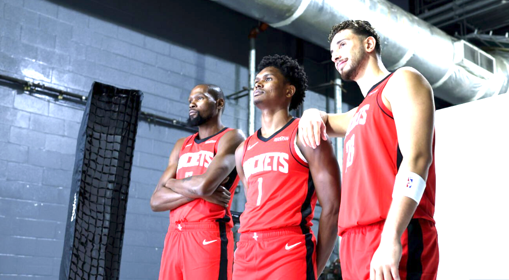  【深度复盘】当时代浪潮碾过流量球队：2025NBA争冠格局的技术解构与数据推演 体育新闻